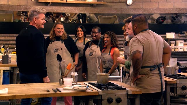 S05:E02 - Auditions - Social Media Chefs