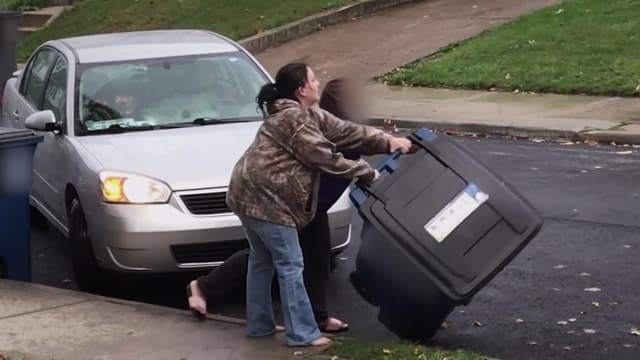 S01:E03 - Good Fences Make Good Neighbors