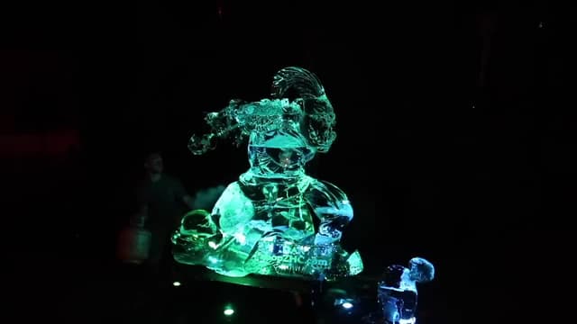 S07:E11 - Can 10,000 Pounds of Ice Be Turned Into Art? / Surprising Marshmello With a Custom $10,000 Bag!