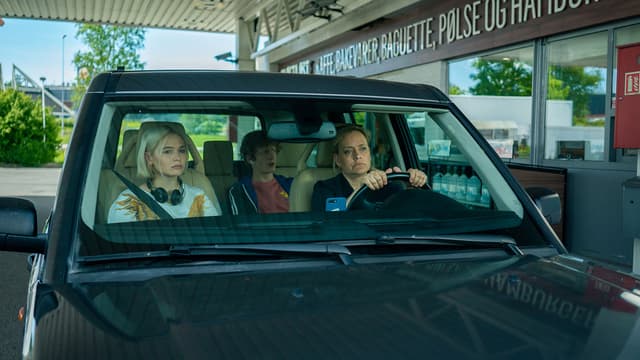 S01:E01 - In the Best Interest of the Child