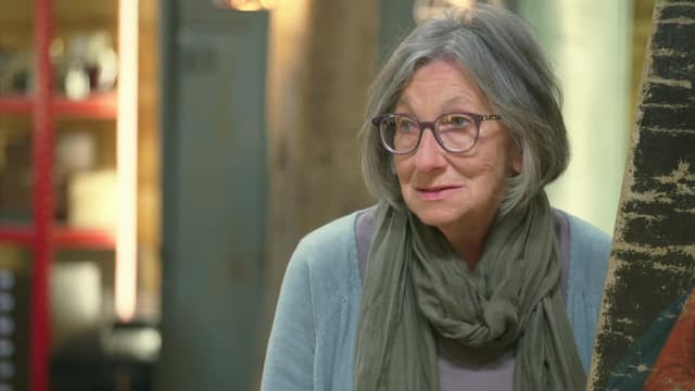 S08:E13 - Pocket Sewing Machine, Copicat, Ukrainian Painting