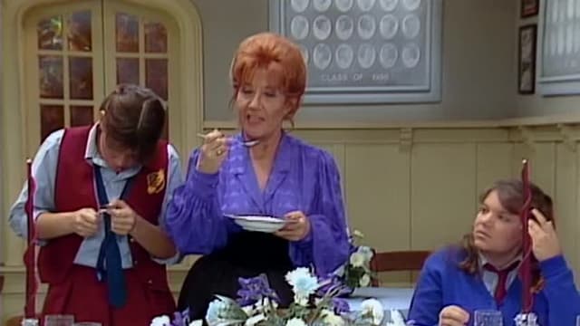 S04:E13 - A Royal Pain