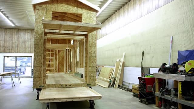 S08:E12 - Tiny Home, Big Adventures