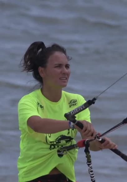 S01:E11 - Chill | Harry Clifford Y Kiteboarding poster