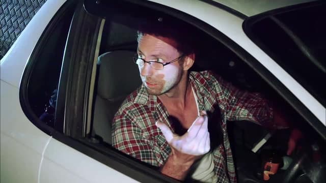 S06:E01 - Subway Fugitive