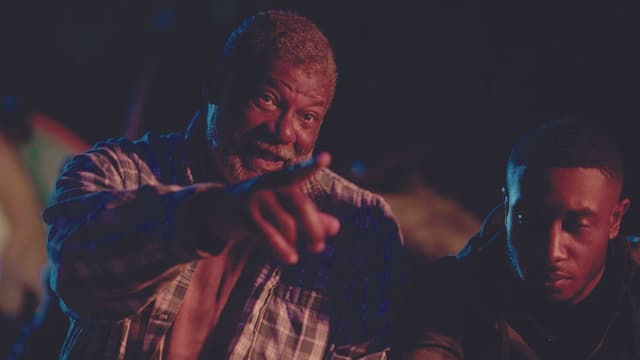 S01:E08 - Beware of Strangers