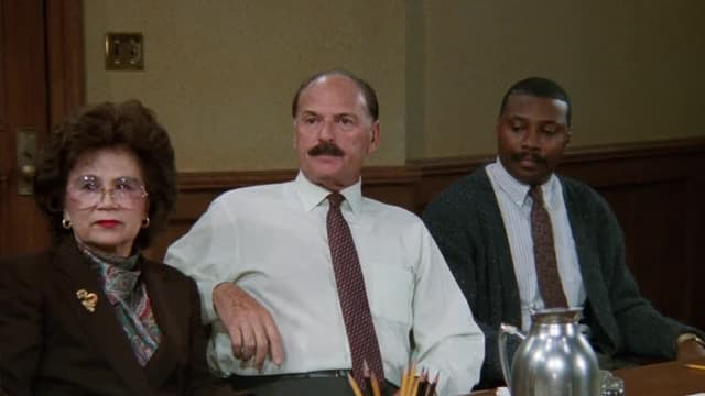 S07:E13 - Two Angry Men