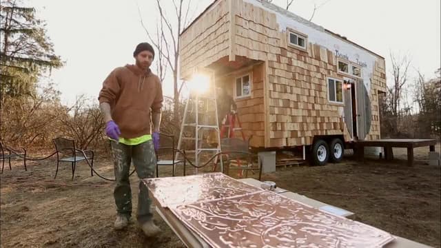 S03:E02 - Expressive Tiny Art House