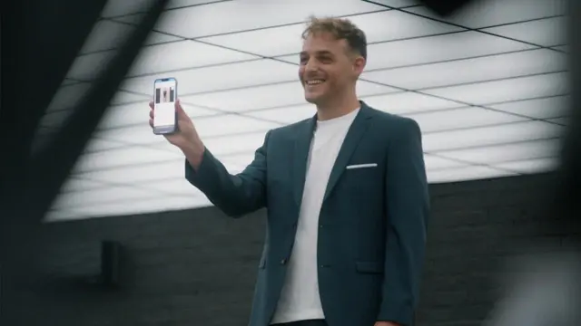 S02:E03 - Trouble in the Pod