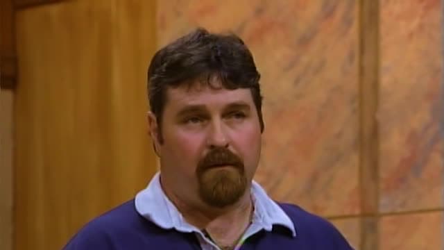 S01:E09 - Mad Bird / Carnivorous Canine