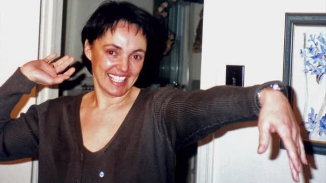 S01:E02 - Devil in a Pinstripe Suit