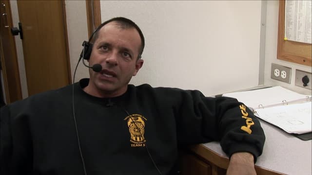 S01:E06 - Kansas City SWAT (#28)