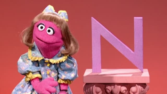 T38:C12 - S38:E12 - Rosita, Telly, and Zoe Play House