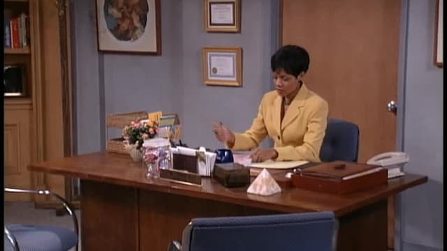 S04:E16 - Don't Stand Too Close to Me