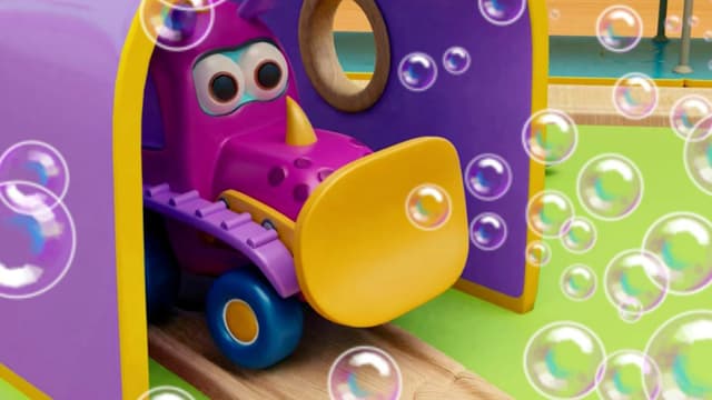 S01:E06 - Bubbles / Under the Bed / Packing Railway / New Track / New Train