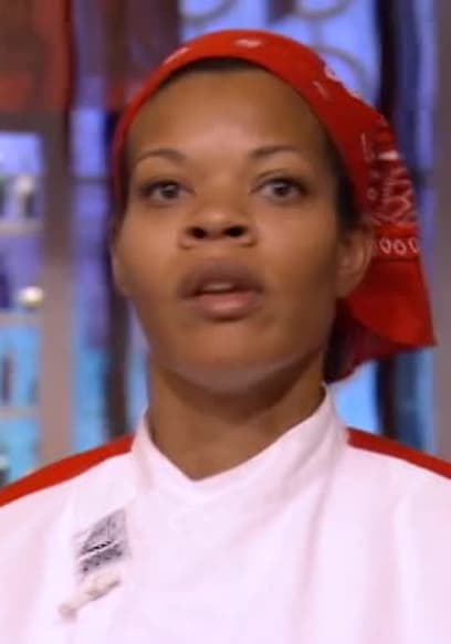 S10:E15 - 7 Chefs Compete poster