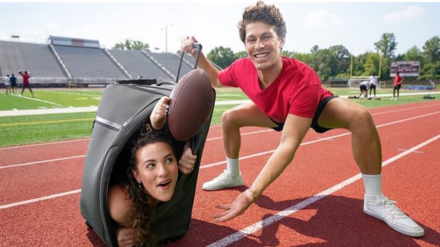 Sofie Dossi