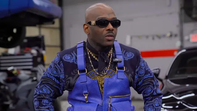 S01:E02 - Back in the Shop