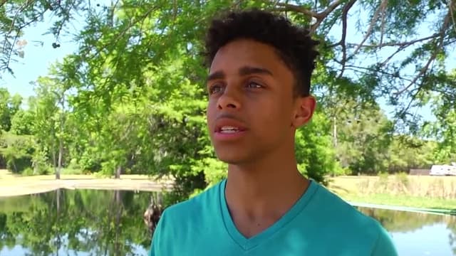 S03:E04 - Feeding Animals / Bass Fishing Challenge (Homosassa Springs Wildlife State Park)