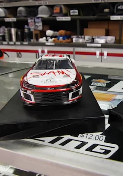 Affiche de S01:E01 - NASCAR Presents: Beyond the Wheel