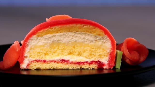 S03:E01 - Royal Cakes