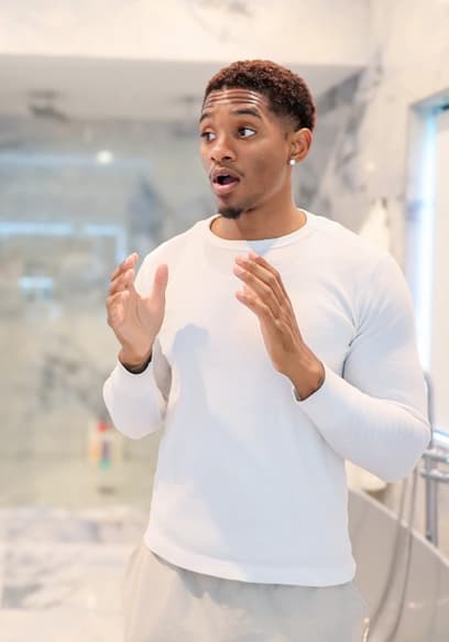 Póster de S01:E05 - I Surprise Quan With a Brand-New Hair Color and Wait for His Honest Reaction