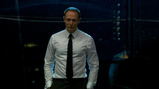 S01:E10 - Episode 10