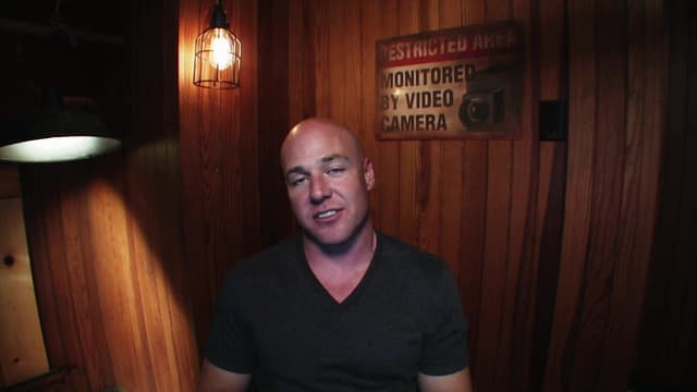 S01:E07 - Casey and Laya