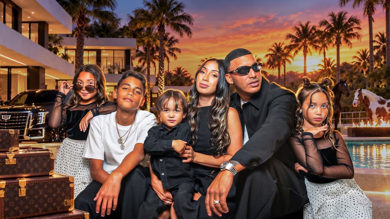 Watch La Familia Latorre