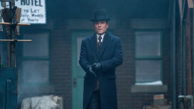 S15:E24 - Close Encounters