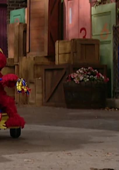S36:E01 - Telly Learns to Catch a Ball poster