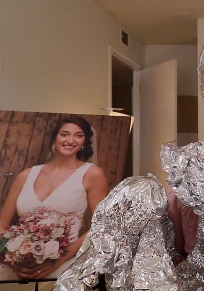 S01:E18 - Cheap Halloween Costume Ideas, Makeup, and Haunted Houses poster