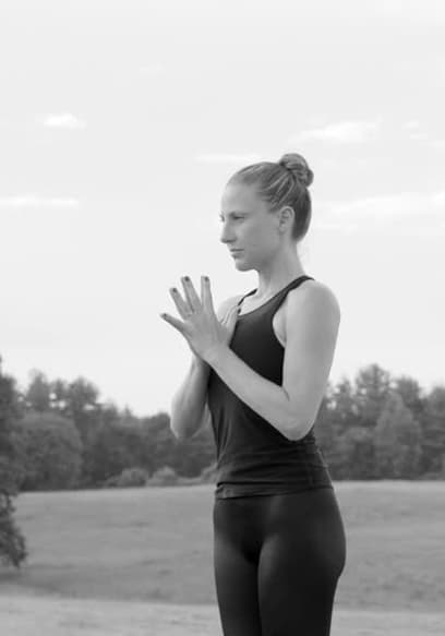 Póster de S01:E03 - YNDI Flow for Knees, Back and Hips