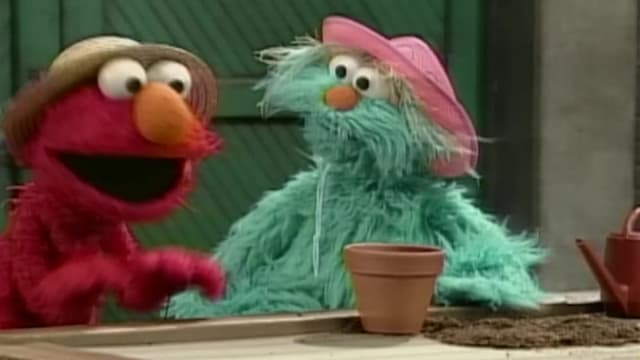 S27:E40 - Elmo and Rosita Are Farming