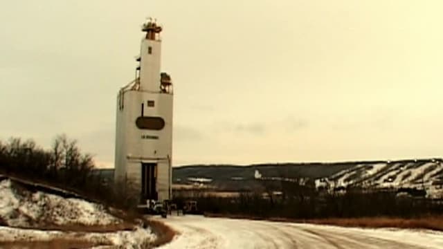 S01:E01 - Tall Towers