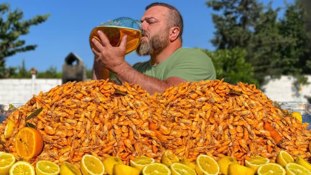 S01:E01 - Juicy Shrimp With Lemon