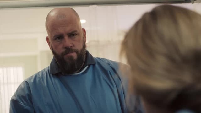 S03:E18 - Her