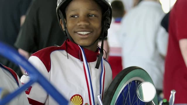 T01:C13 - S01:E13 - The Fast Lane | Ferrari Takes to the Skies