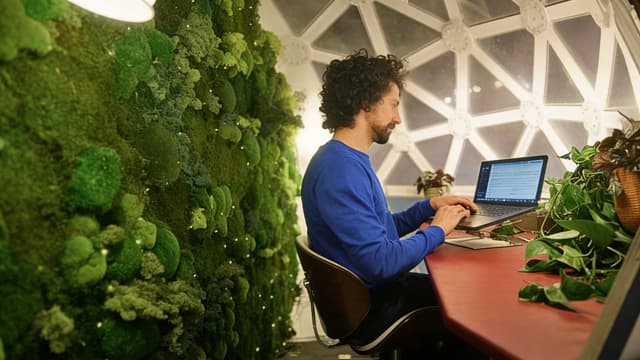 S01:E06 - I Built an Office Pod on the Ceiling - Part 2