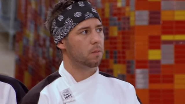 S10:E16 - 6 Chefs Compete