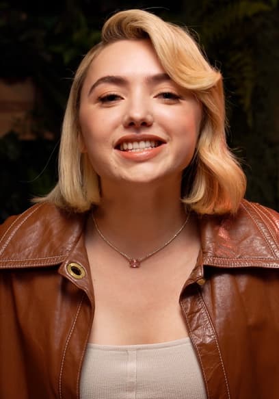 S01:E23 - Peyton List Eats Her Last Meal poster