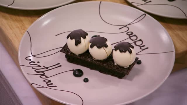 S03:E07 - Chocolate Birthday Bash