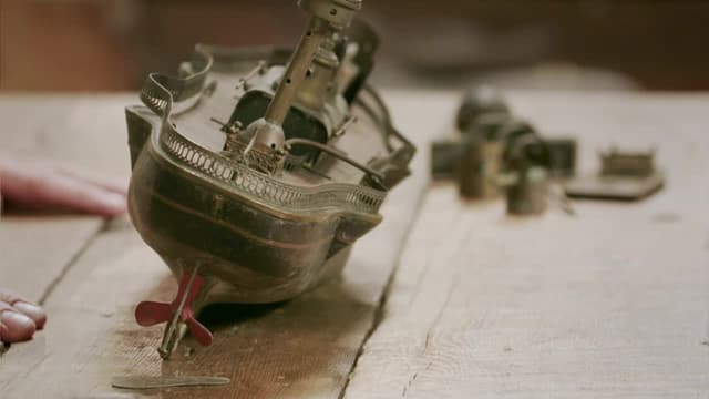 S02:E06 - Battleship, Panda and Rosewood Table