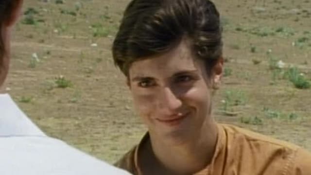 S03:E23 - Blind Man's Bluff