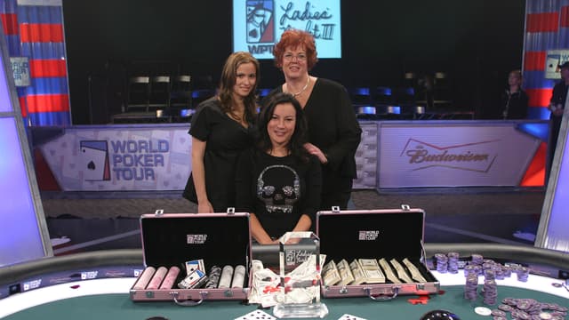 S04:E01 - Ladies' Night III 2006