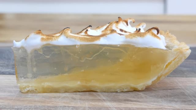 S01:E01 - Meringue Pie