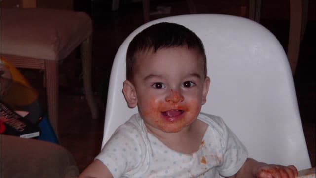 S02:E06 - Retro-Chic Living Room