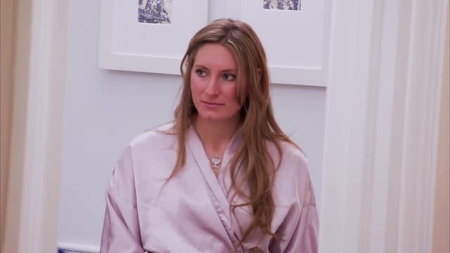 S05:E09 - The Entourage