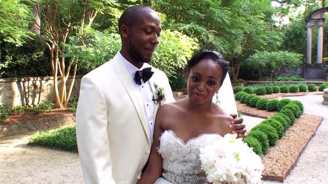 S03:E10 - Thou Shall Not Wear Strapless