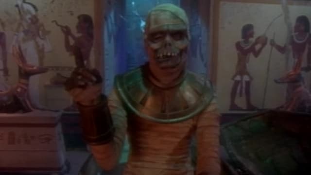 S01:E37 - The Curse of Mums' Tomb